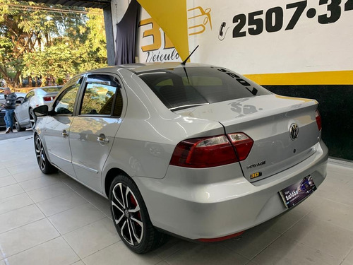 Imagem 5 de 11 de Volkswagen Voyage 2013 1.6 Vht Total Flex I-motion (new) 4p