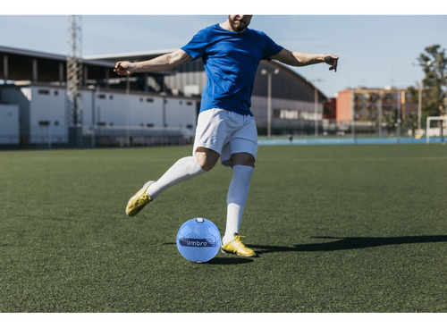 Pelota Futbol Oficial Umbro Cyther N°5 Versátil Y Duradera