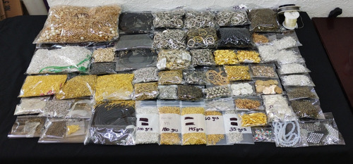 Lote Insumos De Bisuteria Cadena Dijes Ganchos Argollas 8kg (Usado)