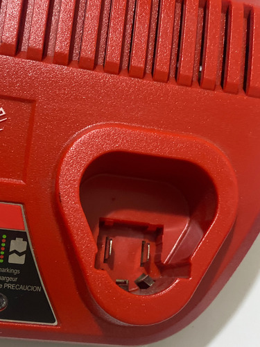 Cargador De Litio Milwaukee M12 48-59-2401 12 Voltios A1 (Usado)