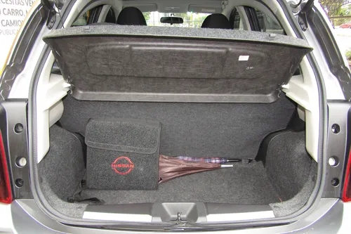 Nissan March 1.6 Sense At