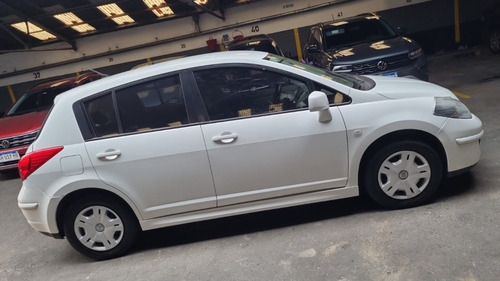 Nissan Tiida 1.8 Visia 5 p