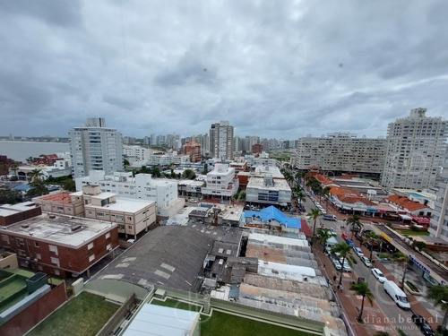 Imagen 1 de 12 de Apartamento 3 Dorm Con Vista A La Bahia
