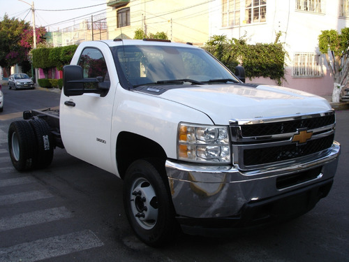 Chevrolet Silverado 2 Pts, Chasis Cabina, Mt5 2013