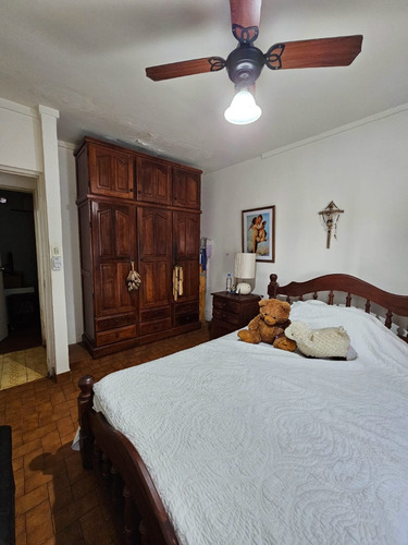 Venta Casa 4 Ambientes Con Consultorio Instalado. Fondo Libre Con Galería. Berazategui Oeste