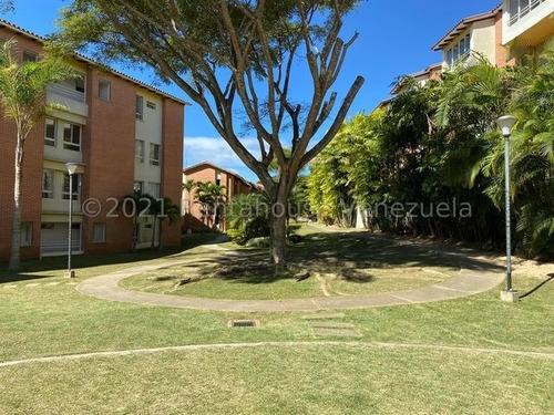 Imagen 17 de 18 de Hermoso Apartamento Duplex Totalmente Remodelado Loma Linda Caracas 22-23719