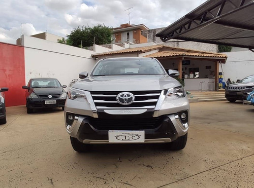 Toyota Hilux Sw4 2.8 Srx 4x4 7 Lugares 16v Turbo