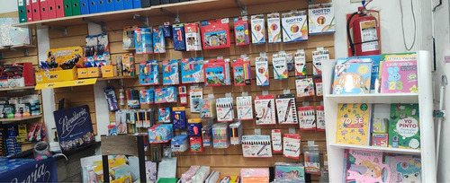 Vendo Hermoso Fondo De Comercio Librería! 25 Años En La Zona