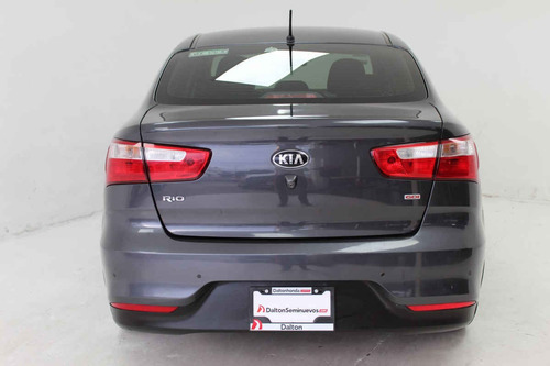Imagen 7 de 14 de Kia Kia Rio Sedan 2017 4 Cilindros