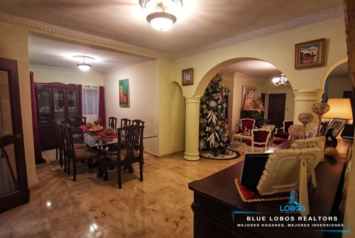 Imagen 10 de 14 de Casa De 3 Niveles Con Piscina Corales Del Sur Santo Domingo