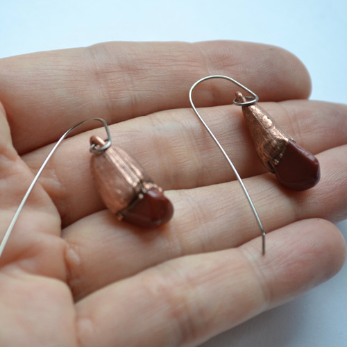 Imagen 2 de 4 de Aros Rojos, Piedra Natural Jaspe Engarzados En Cobre
