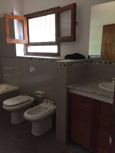 Villa Warcalde 1200m2 Terreno 210m2 Cubiertos