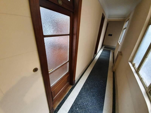 Imagen 16 de 21 de Estudio De 3 Oficinas / Área De Trabajo / Sala De Firmas / San Nicolas / Venta