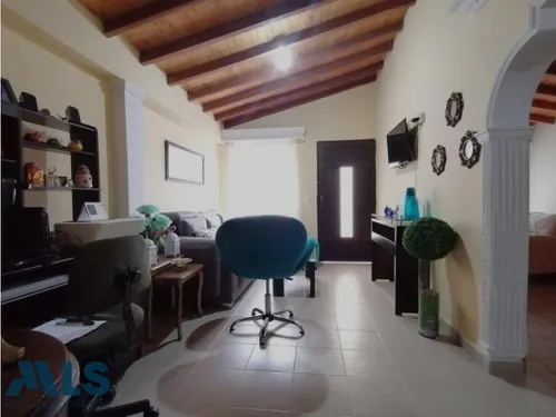 Casa Con Techo En Madera Inmunizada Con Teja(mls#244634)