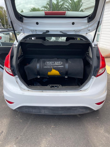 Ford Fiesta 1.6 Max One Ambiente Plus 98cv