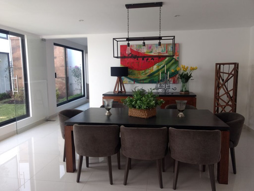 Venta Casa En San Carlos Metepec