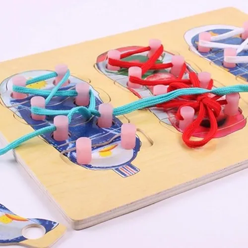 Juego Didáctico De Zapatos Para Encajar Y Enhebrar