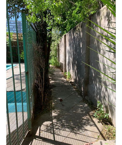 Excelente Terreno Con Casa Para Remodelar En Comuna El Bosqu