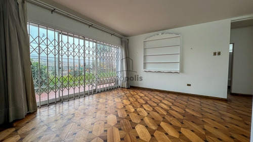 Encantadora Casa Con Diseño Clásico Y Vista Al Mar En Viña