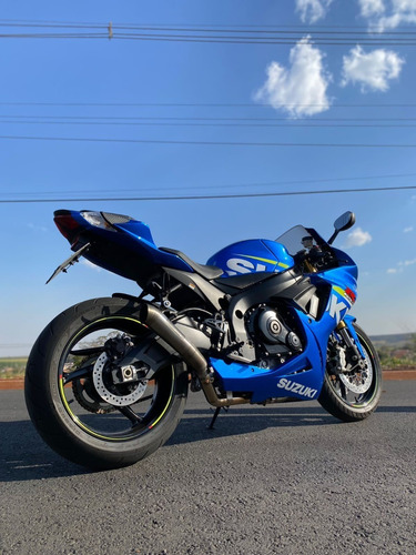 Imagem 3 de 12 de Gsx R-750 Srad