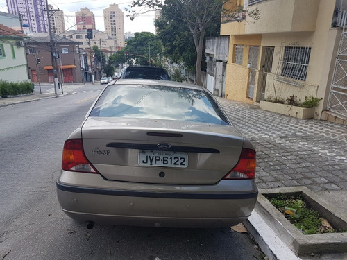 Ford Focus Sedan 1.6 Gl 4p