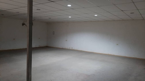 Imagen 3 de 13 de Local Mezzanina En Alquiler, Cc Brisas Del Neveri, Barcelona