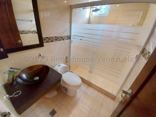 Imagen 13 de 18 de Apartamento Remodelado A Estrenar En Colinas De La Tahona!