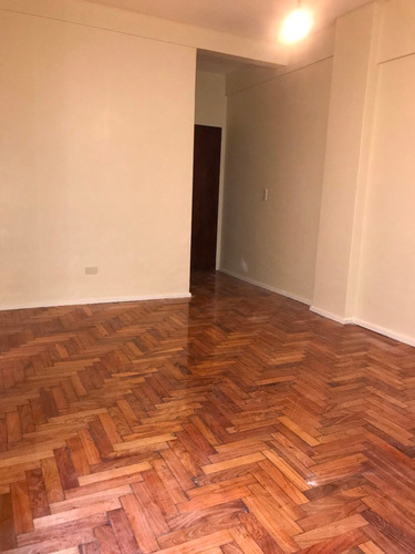 Imagen 3 de 13 de Departamento De 2 Ambientes Con Cochera En Avellaneda Centro