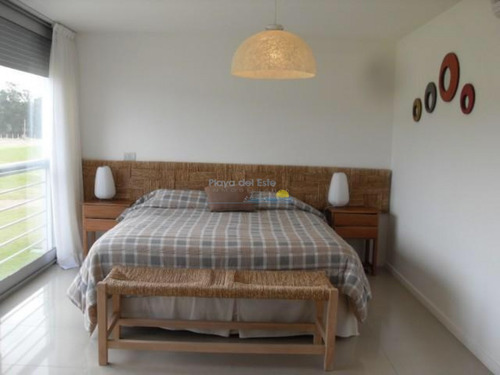Excelente Casa En Complejo Con Todos Los Servicios Y Seguridad, Cerca De La Barra- Ref: 11536