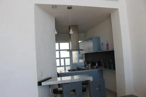 Casa Moderna Con Alberca Y Jardín, En Fraccionamiento Con Seguridad