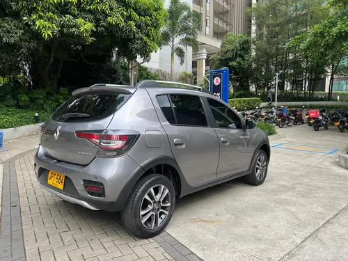 Renault Stepway 1.6 Intense Automática