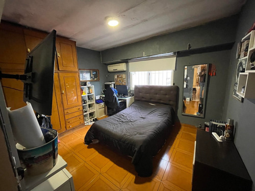 Av. Juan Bautista Alberdi 5800, Caba / Gran Ph En Block Con 2 Deptos Y 1 Local /355m2 / U$s 330.000