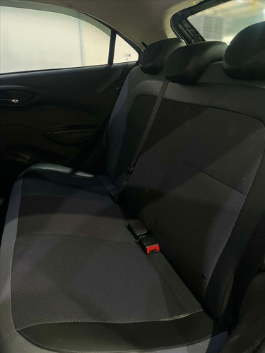 Chevrolet Onix Onix Hatch Activ (aut)