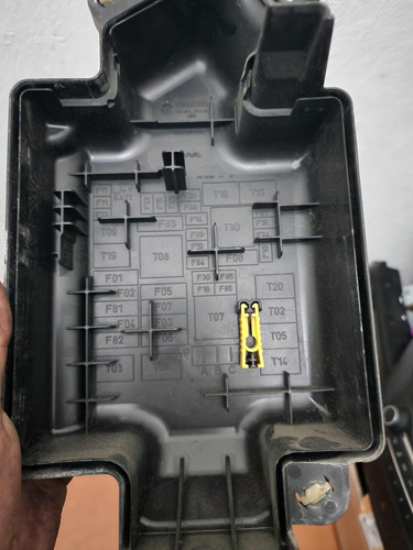 Caja De Fusibles Dodge Neón 2018 (Usado)
