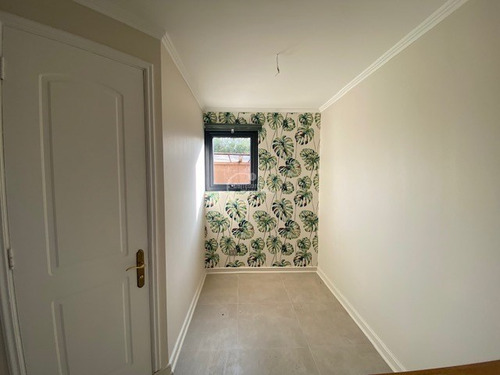 Casa En Venta De 4 Dorm. En Lo Barnechea