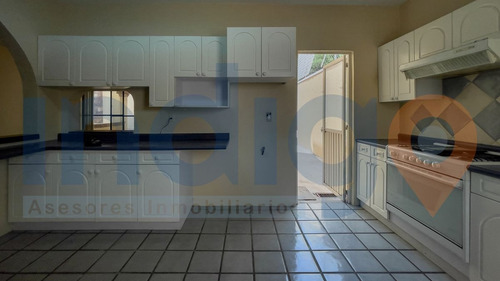 Imagen 9 de 30 de Casa En Venta En Villas Del Mesón, Juriquilla De 1 Nivel Y F