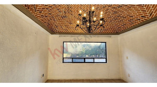 Residencia En Venta Con Ubicación Privilegiada En Querétaro
