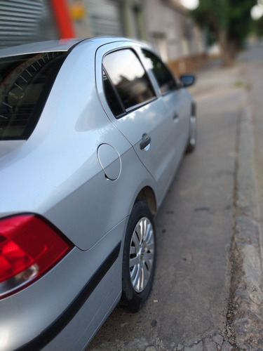 Volkswagen Voyage Particular 1.6 Comfortline 101cv 2010