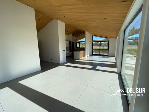 Casa Nueva, Moderna Y Con Excelente Aislación