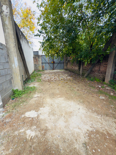 Casa Con Galpon, 2 Dormitorios, Patio, Apto Taller