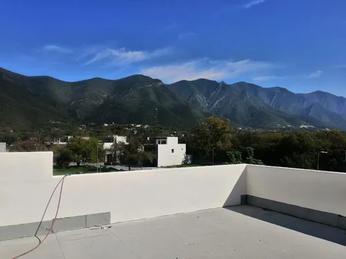 Casa En Venta En Colonia Los Cristales, Monterrey, Nuevo León