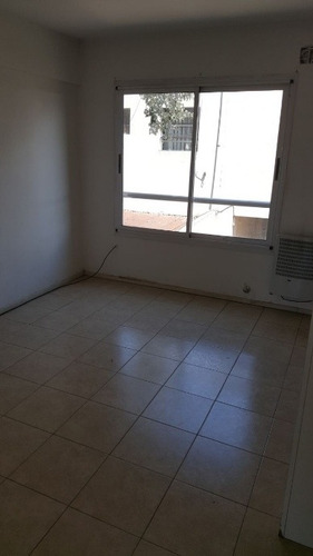 Imagen 5 de 14 de Departamento De 2 Ambientes En Venta - Moron Norte