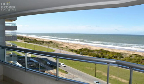 Torrelobos, Punta Del Este, Apartamento En Alquiler Frente Al Mar.