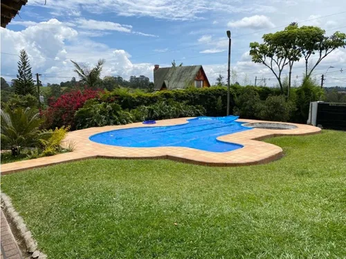 Casa Independiente En Rionegro Con Piscina Y Jacuzzi Para La Venta