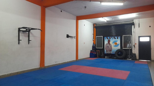 Imagen 4 de 13 de Venta Local 100 M Cubiertos Y 230 M Descubiertos - Quilmes Oeste