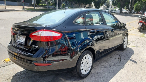 Imagen 6 de 12 de Ford Fiesta 1.6 S Sedan Mt 2016