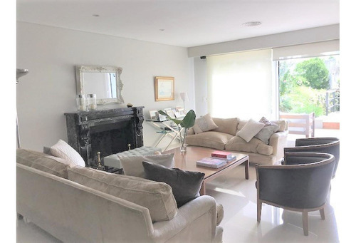 Imagen 2 de 27 de Excelente Casa Con Jardín, Pileta Y Playrroom