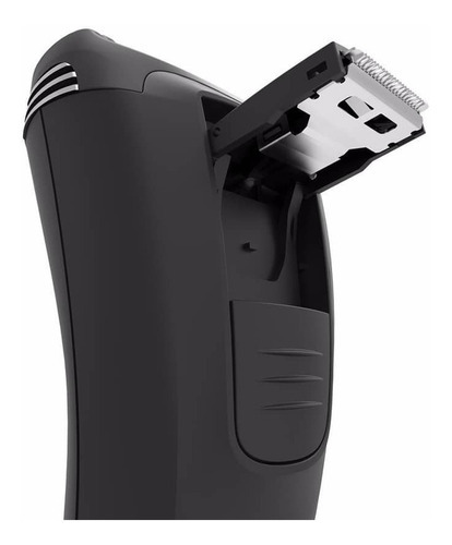 Imagen 2 de 2 de Afeitadora Remington Pf7200 Comfort Series Recargable 2 Años Color Negro
