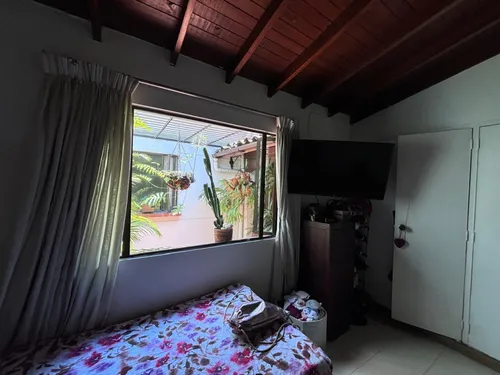 Casa En Venta En La Castellana. Cod V16608