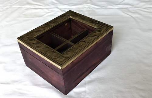 Imagen 3 de 7 de Caja De Té De Alpaca Y Madera De 4 Divisiones